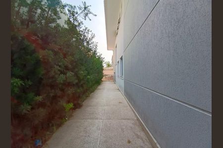 Casa de condomínio à venda com 600m², 4 quartos e 9 vagasCorredor