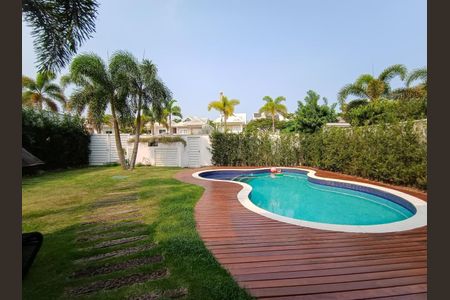 Casa de condomínio à venda com 600m², 4 quartos e 9 vagasPiscina