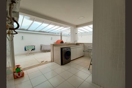 Casa de condomínio à venda com 600m², 4 quartos e 9 vagasLavanderia