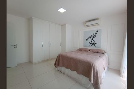 Casa de condomínio à venda com 600m², 4 quartos e 9 vagasQuarto