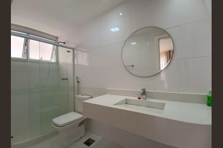 Casa de condomínio à venda com 600m², 4 quartos e 9 vagasBanheiro