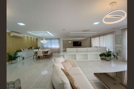 Casa de condomínio à venda com 600m², 4 quartos e 9 vagasSala