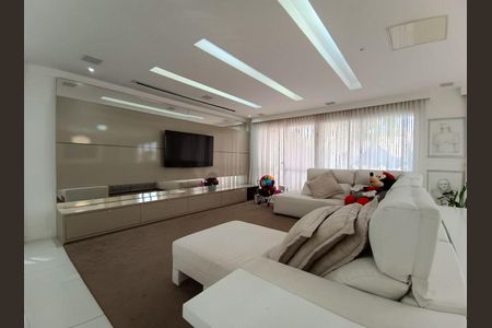 Casa de condomínio à venda com 600m², 4 quartos e 9 vagasSala