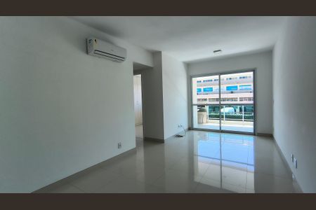 Sala de apartamento à venda com 2 quartos, 74m² em Barra da Tijuca, Rio de Janeiro
