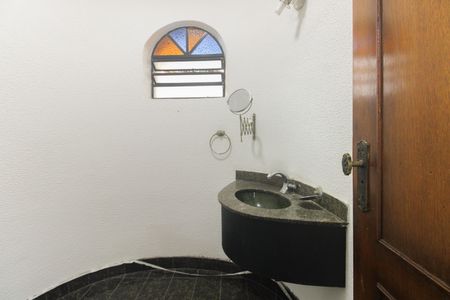 Casa para alugar com 350m², 3 quartos e 4 vagasLavabo