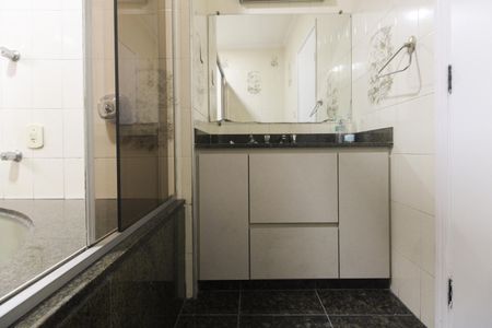 Casa para alugar com 350m², 3 quartos e 4 vagasBanheiro da Suíte