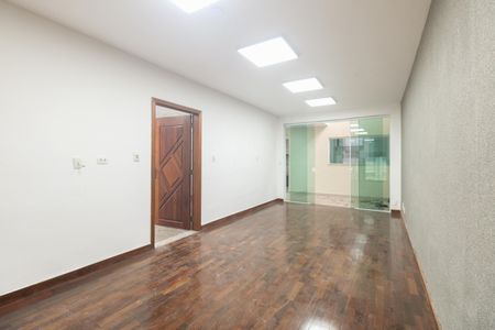 Casa para alugar com 350m², 3 quartos e 4 vagasSala