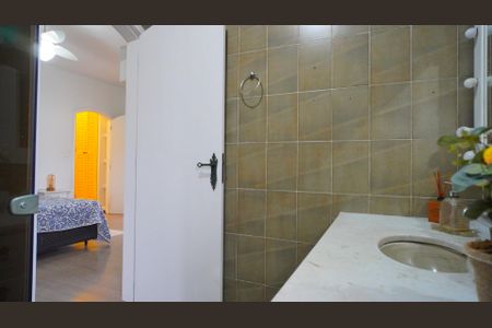 Casa à venda com 546m², 4 quartos e 9 vagasBanheiro suite 2