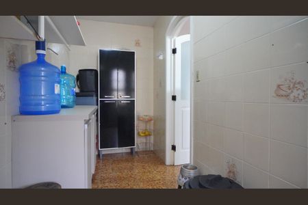 Casa à venda com 546m², 4 quartos e 9 vagasDispensa cozinha 