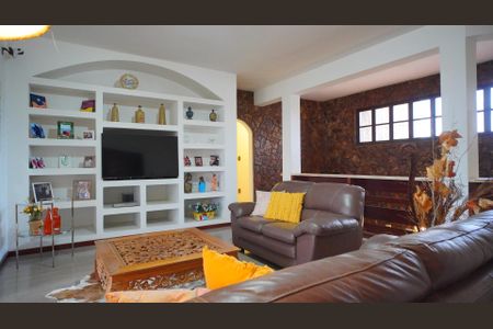 Casa à venda com 546m², 4 quartos e 9 vagasSala estar 