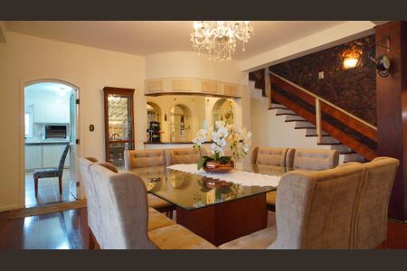 Casa à venda com 546m², 4 quartos e 9 vagasSala de Jantar