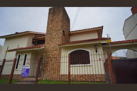 Casa à venda com 546m², 4 quartos e 9 vagasFachada 