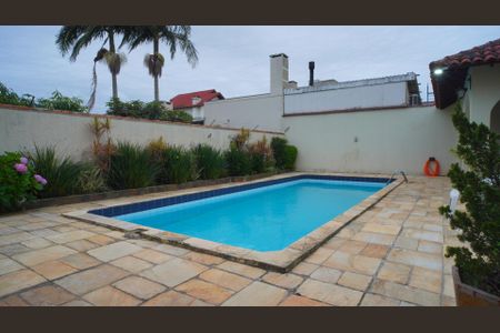 Casa à venda com 546m², 4 quartos e 9 vagasPiscina 