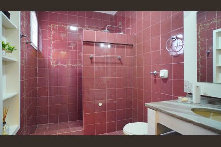 Casa à venda com 546m², 4 quartos e 9 vagasBanheiro corredor superior 