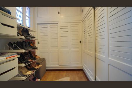 Casa à venda com 546m², 4 quartos e 9 vagasCloset suite 1