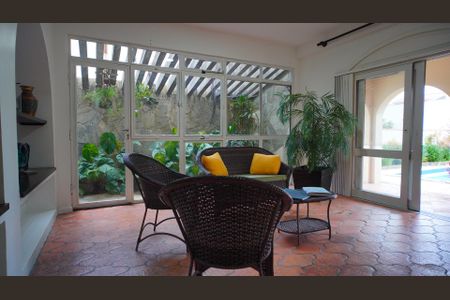 Casa à venda com 546m², 4 quartos e 9 vagasSala jardim inverno 