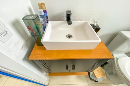 Apartamento à venda com 56m², 2 quartos e 1 vaga Apartamento à venda com 56m², 2 quartos e 1 vagaBanheiro Social