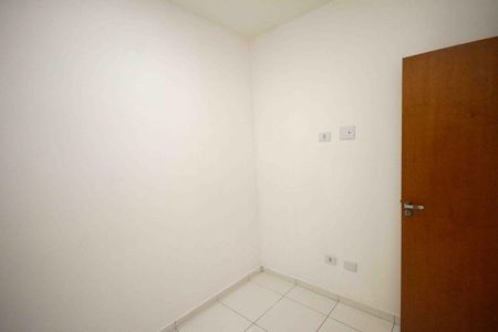 Quarto 1 de apartamento para alugar com 2 quartos, 40m² em Vila Antonieta, São Paulo
