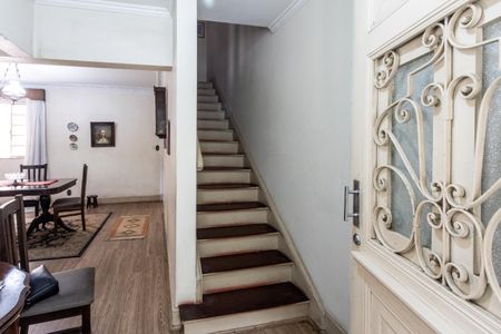 Escadas de casa para alugar com 3 quartos, 180m² em Perdizes, São Paulo