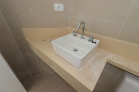 Apartamento à venda com 90m², 2 quartos e 2 vagasBanheiro da Suíte - Pia