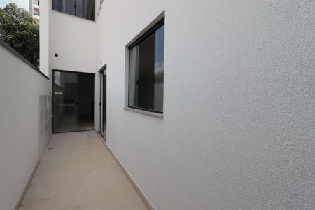 Apartamento à venda com 90m², 2 quartos e 2 vagasÁrea de Serviço