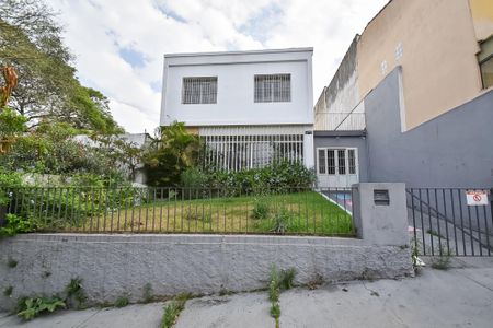 Casa para alugar com 214m², 3 quartos e 2 vagas Casa para alugar com 214m², 3 quartos e 2 vagasFachada