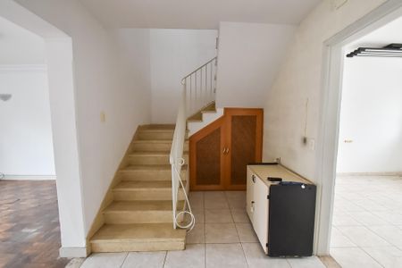 Casa para alugar com 214m², 3 quartos e 2 vagas Casa para alugar com 214m², 3 quartos e 2 vagasHall