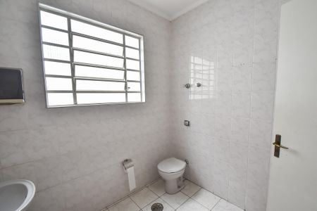 Casa para alugar com 214m², 3 quartos e 2 vagas Casa para alugar com 214m², 3 quartos e 2 vagasBanheiro