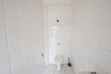 Casa para alugar com 214m², 3 quartos e 2 vagas Casa para alugar com 214m², 3 quartos e 2 vagasEdícula - banheiro