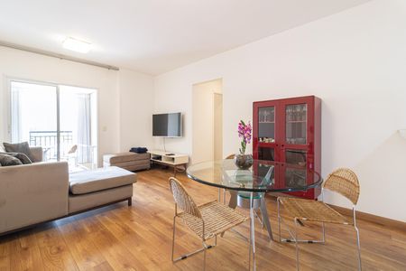 Sala de apartamento à venda com 2 quartos, 74m² em Vila Olímpia, São Paulo