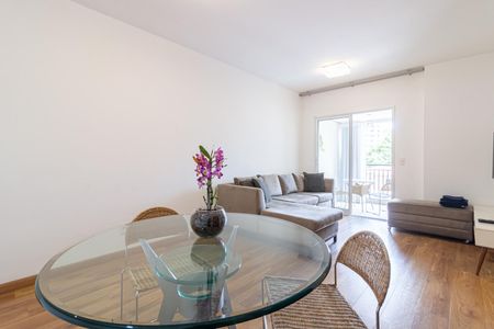 Sala de apartamento à venda com 2 quartos, 74m² em Vila Olímpia, São Paulo