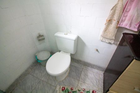 Casa à venda com 300m², 3 quartos e 2 vagas Casa à venda com 300m², 3 quartos e 2 vagasBanheiro