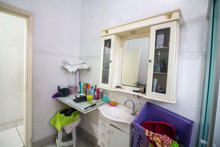 Casa à venda com 300m², 3 quartos e 2 vagas Casa à venda com 300m², 3 quartos e 2 vagasBanheiro