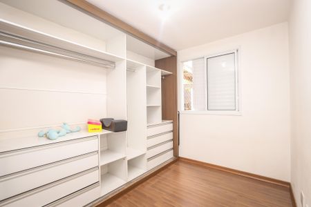 Quarto 1 de apartamento para alugar com 2 quartos, 45m² em Jardim Elizabete, Taboão da Serra
