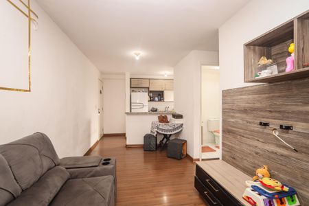 Sala de apartamento para alugar com 2 quartos, 45m² em Jardim Elizabete, Taboão da Serra
