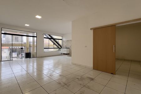 Sala 1 de casa para alugar com 5 quartos, 600m² em Vila das Palmeiras, Guarulhos