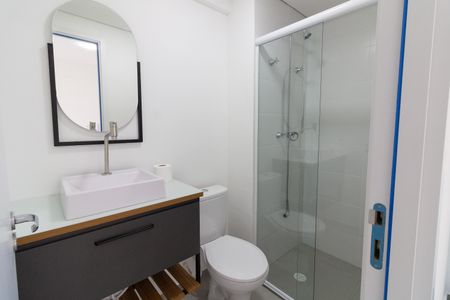 Banheiro de apartamento para alugar com 1 quarto, 26m² em Vila Sonia, São Paulo