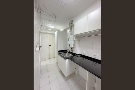 Apartamento à venda com 142m², 3 quartos e 2 vagas Apartamento à venda com 142m², 3 quartos e 2 vagasÁrea de Serviço