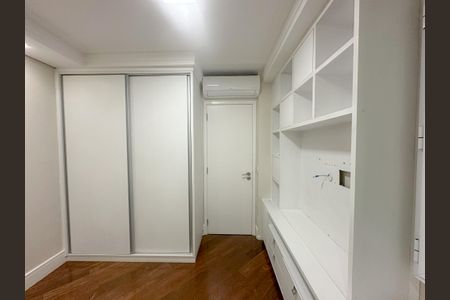 Apartamento à venda com 142m², 3 quartos e 2 vagas Apartamento à venda com 142m², 3 quartos e 2 vagasQuarto