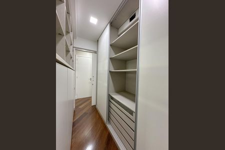 Apartamento à venda com 142m², 3 quartos e 2 vagas Apartamento à venda com 142m², 3 quartos e 2 vagasSuíte Master