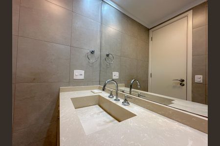 Apartamento à venda com 142m², 3 quartos e 2 vagas Apartamento à venda com 142m², 3 quartos e 2 vagasBanheiro Suíte Master