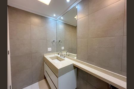 Apartamento à venda com 142m², 3 quartos e 2 vagas Apartamento à venda com 142m², 3 quartos e 2 vagasBanheiro Suíte Master