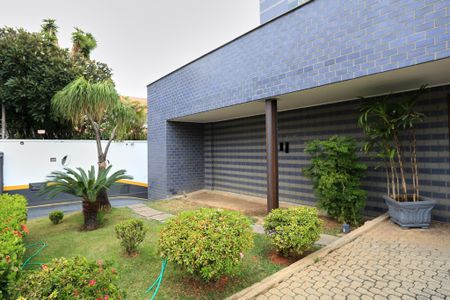 Apartamento para alugar com 150m², 1 quarto e 2 vagasEntrada