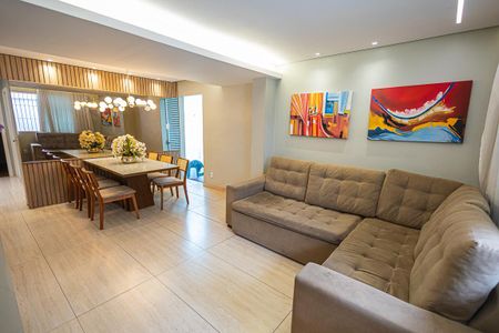 sala de casa à venda com 4 quartos, 263m² em Alípio de Melo, Belo Horizonte