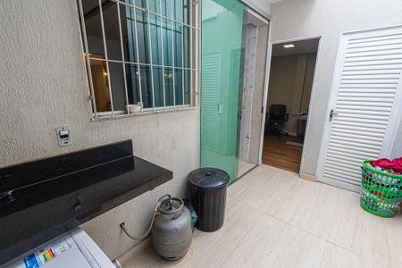Casa à venda com 263m², 4 quartos e 3 vagas Casa à venda com 263m², 4 quartos e 3 vagasarea de serviço
