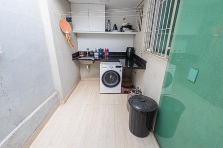 Casa à venda com 263m², 4 quartos e 3 vagas Casa à venda com 263m², 4 quartos e 3 vagasarea de serviço