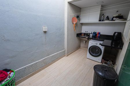 Casa à venda com 263m², 4 quartos e 3 vagas Casa à venda com 263m², 4 quartos e 3 vagasarea de serviço