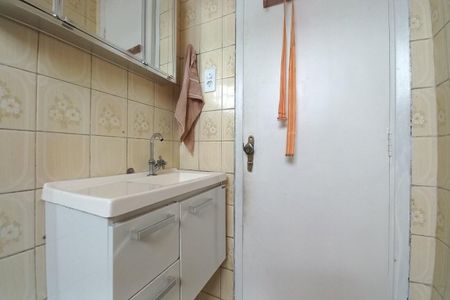 Casa à venda com 75m², 5 quartos e 3 vagasBanheiro
