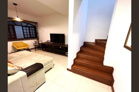 Sala de casa para alugar com 2 quartos, 136m² em Conjunto Residencial Vista Verde, São Paulo