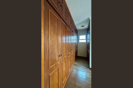 Apartamento à venda com 172m², 4 quartos e 3 vagasCloset